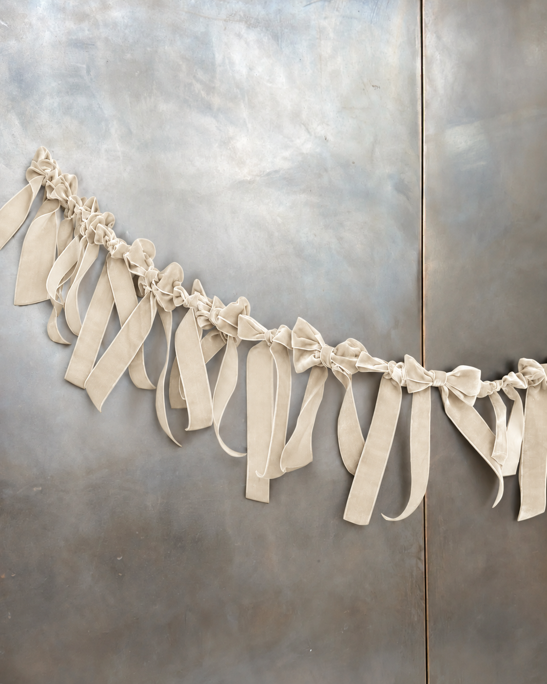 Velvet Bow Garland — Ivory