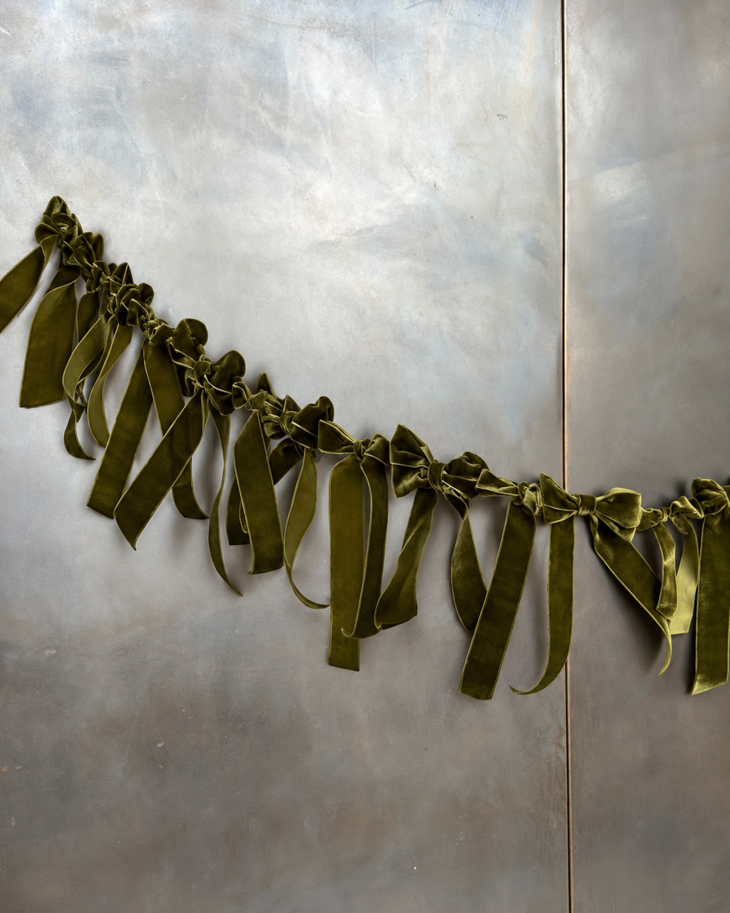 Velvet Bow Garland